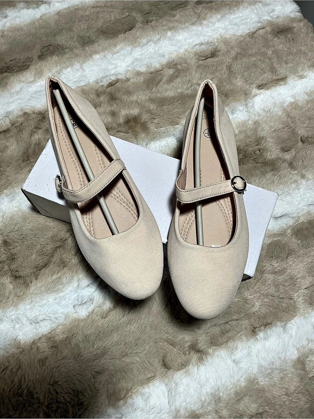 Mary Jane Flats Beige EU 38 Like New